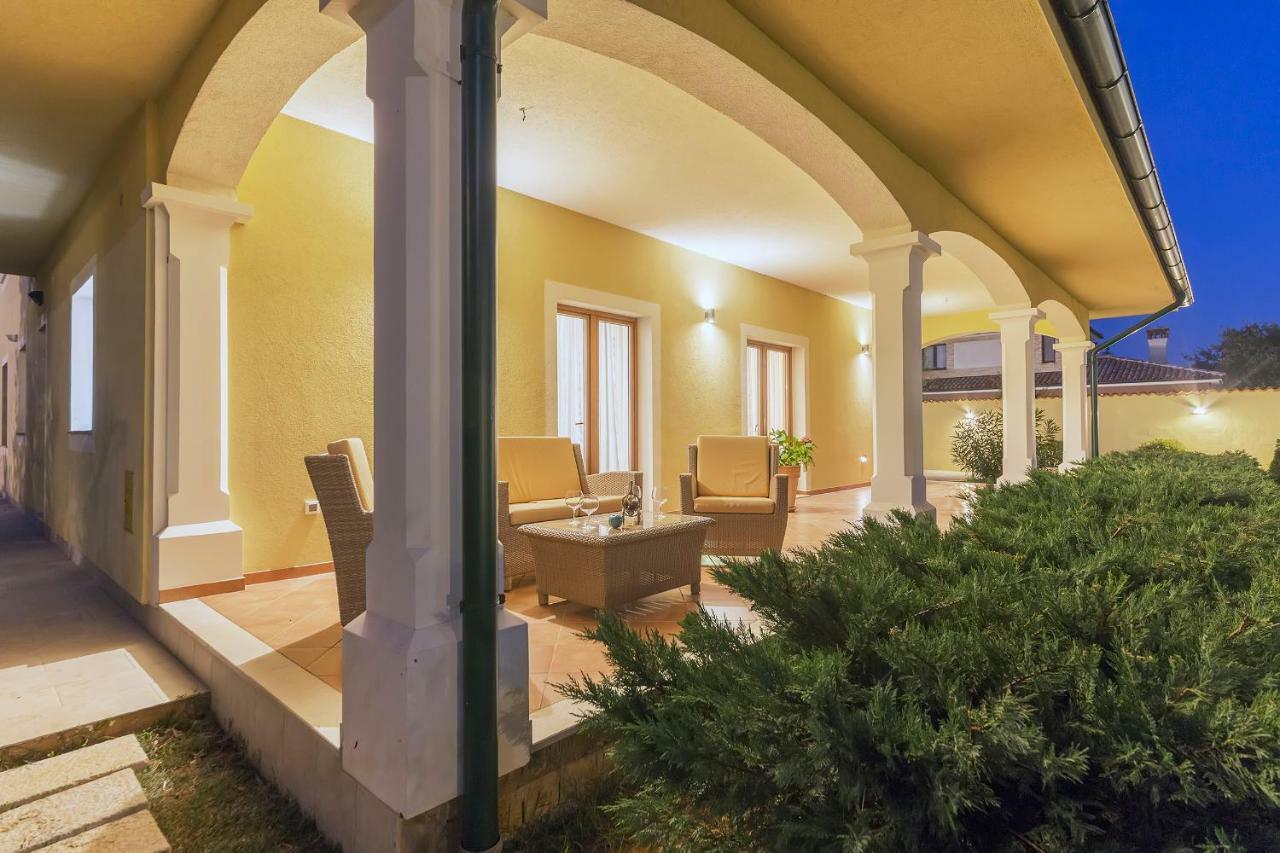 Villa Monique Vodnjan Exteriör bild